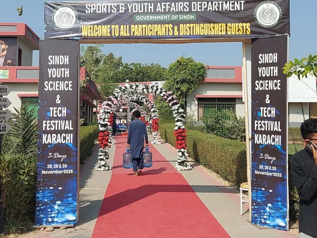From robots to green energy: students showcase innovations at Karachi sci-tech festival