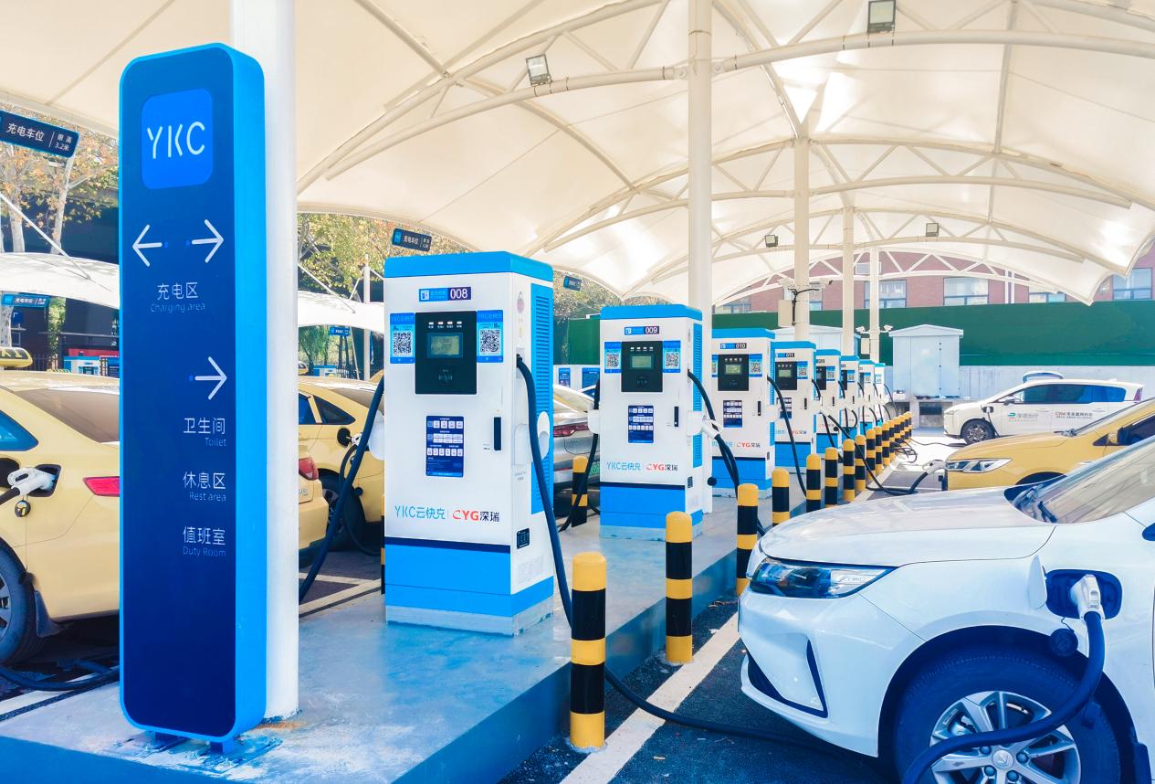 China’s Electric Taxi Boom Shields Economy From Global Oil Price Shocks
